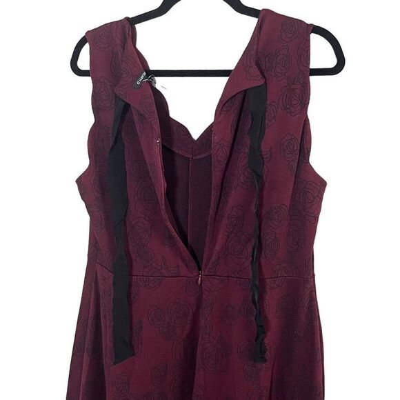41 Hawthorn Women's Aiyanna Scallop Detail Bow Back Knit Dress Burgundy Size XL - Picture 4 of 7